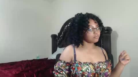 Snapshot of carmellovekisses chatting on 11-22-25, 12:42 CARAMEL xoxo online show from 11-22-25, 12:42