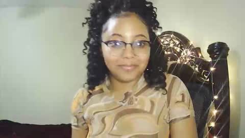 Snapshot of carmellovekisses chatting on 12-02-25, 09:43 CARAMEL xoxo online show from 12-02-25, 09:43