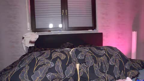 Snapshot of carmen_monroe chatting on 09-19-25, 07:47 Luci online show from 09-19-25, 07:47