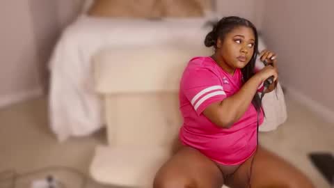 Snapshot of carmencash_ chatting on 03-06-26, 03:03 Carmen Cash online show from 03-06-26, 03:03