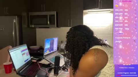 Snapshot of carmencash_ chatting on 06-20-26, 01:19 Carmen Cash online show from 06-20-26, 01:19