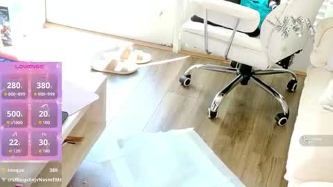 Snapshot of carmencash_ chatting on 06-24-26, 06:18 Carmen Cash online show from 06-24-26, 06:18