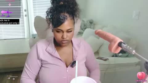 Snapshot of carmencash_ chatting on 08-06-26, 03:58 Carmen Cash online show from 08-06-26, 03:58