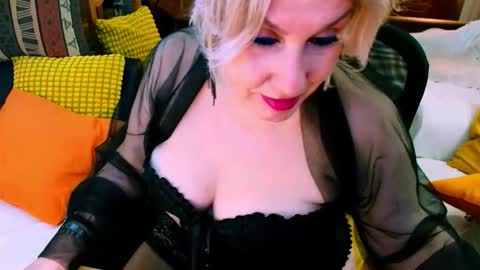 Snapshot of carmenrossi chatting on 12-18-25, 09:04 Carmen online show from 12-18-25, 09:04