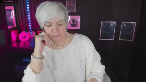 Carmen online show from 10-28-25, 09:06