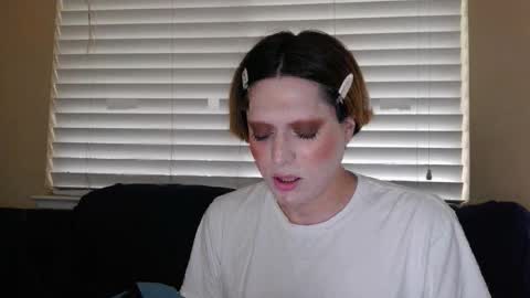 Snapshot of carnalflower95 chatting on 05-12-26, 05:10 Brooke online show from 05-12-26, 05:10