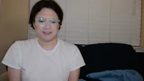 Snapshot of carnalflower95 chatting on 06-14-26, 03:30 Brooke online show from 06-14-26, 03:30