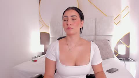 caro_giraldo_ online show from 03-15-26, 06:25