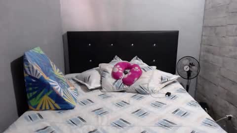 Snapshot of caro_milf_ chatting on 10-25-25, 06:46 Caro milf online show from 10-25-25, 06:46