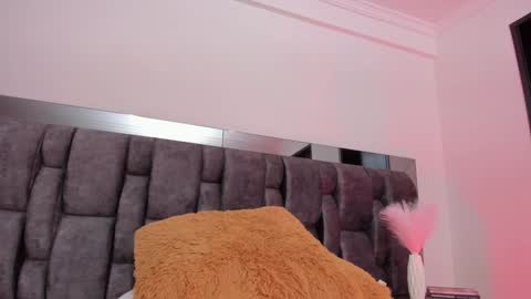 Snapshot of carol_horny chatting on 01-25-25, 05:18 Carol online show from 01-25-25, 05:18