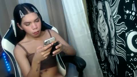 Snapshot of carol_linaxxx chatting on 02-10-25, 06:35 Carolina online show from 02-10-25, 06:35