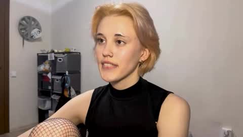 Snapshot of carolcaci chatting on 12-05-25, 04:36 Call me Carol online show from 12-05-25, 04:36