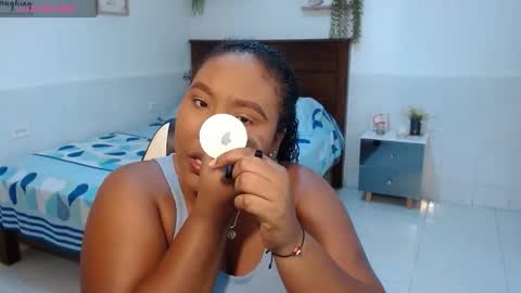 Snapshot of caroldelatorre chatting on 11-05-25, 07:47 Carol de la torre online show from 11-05-25, 07:47