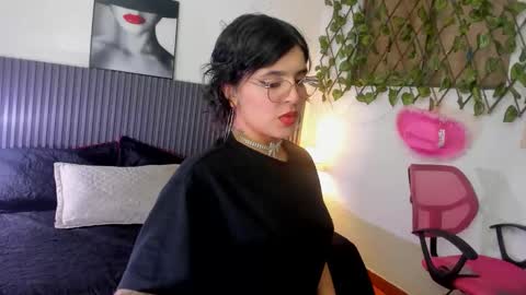 Carole ks online show from 09-29-25, 03:22