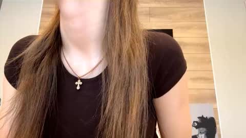 Snapshot of carolecronan chatting on 02-09-26, 06:39 Lisa online show from 02-09-26, 06:39