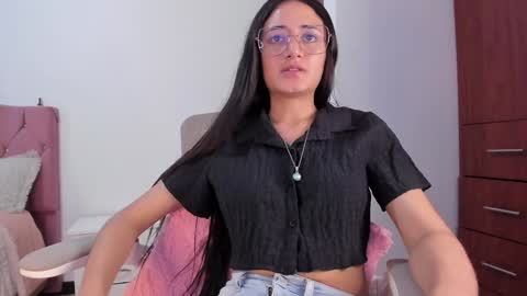 Snapshot of caroliine__ chatting on 12-05-24, 05:06 Caroline online show from 12-05-24, 05:06