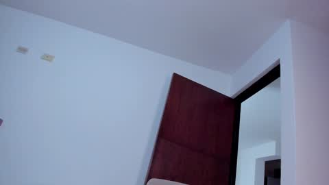 Snapshot of caroliine__ chatting on 12-18-24, 06:35 Caroline online show from 12-18-24, 06:35