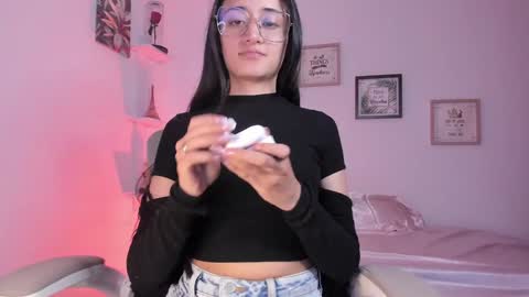 Snapshot of caroliine__ chatting on 02-07-25, 08:42 Caroline online show from 02-07-25, 08:42