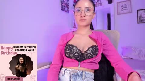 Snapshot of caroliine__ chatting on 03-07-25, 10:43 Caroline online show from 03-07-25, 10:43