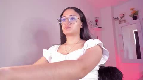 Snapshot of caroliine__ chatting on 09-15-25, 05:35 Caroline online show from 09-15-25, 05:35