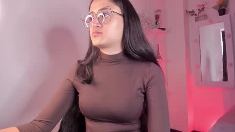 Snapshot of caroliine__ chatting on 09-24-25, 05:16 Caroline online show from 09-24-25, 05:16