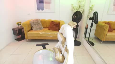 CAROLINA.  online show from 04-02-26, 12:36