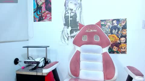 Snapshot of carolina_lenon chatting on 03-16-26, 07:51 Angie Carolina online show from 03-16-26, 07:51