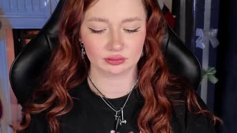 Snapshot of carolina_winter chatting on 12-30-24, 11:37 Mira online show from 12-30-24, 11:37