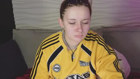 Snapshot of carolina_winter chatting on 01-23-25, 05:24 Mira online show from 01-23-25, 05:24