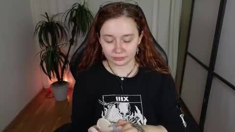 Snapshot of carolina_winter chatting on 02-12-25, 12:22 Mira online show from 02-12-25, 12:22