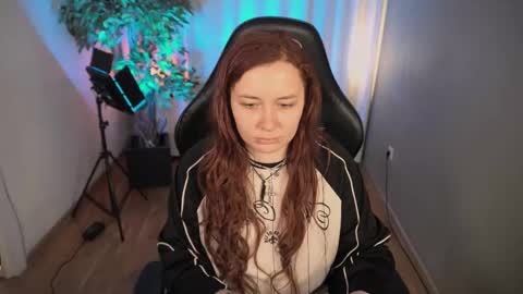 Snapshot of carolina_winter chatting on 03-02-25, 01:16 Mira online show from 03-02-25, 01:16