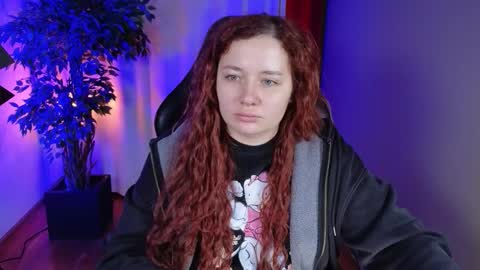 Snapshot of carolina_winter chatting on 10-11-25, 06:45 Mira online show from 10-11-25, 06:45