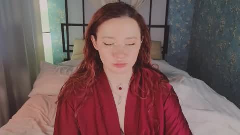 Snapshot of carolina_winter chatting on 10-12-25, 05:39 Mira online show from 10-12-25, 05:39