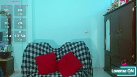 Snapshot of carolina_wish chatting on 06-12-26, 03:22 carolina_wish online show from 06-12-26, 03:22