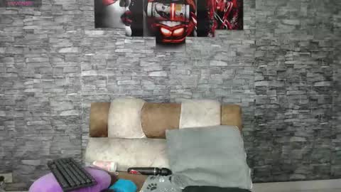 Snapshot of carolinajamess chatting on 02-03-26, 01:48 Camelia online show from 02-03-26, 01:48