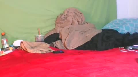 carolinayungin96 online show from 09-17-25, 07:04