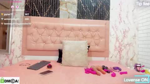 Snapshot of caroline_daring chatting on 01-10-26, 03:19 caroline daring online show from 01-10-26, 03:19