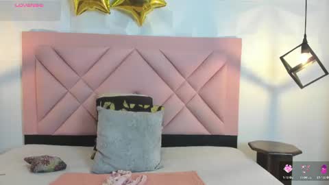 Snapshot of caroline_daring chatting on 07-09-26, 12:42 caroline daring online show from 07-09-26, 12:42