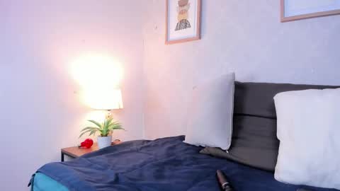  Caroline  online show from 11-24-25, 11:32