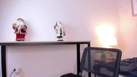  Caroline  online show from 01-12-26, 11:37