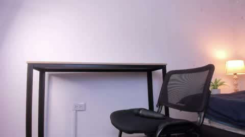  Caroline  online show from 04-21-26, 11:27