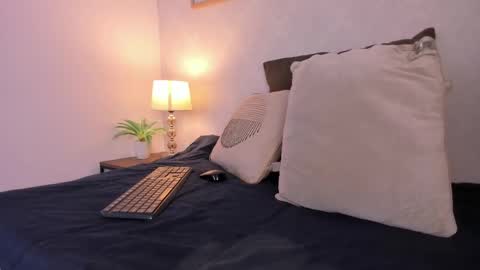  Caroline  online show from 05-29-26, 11:30