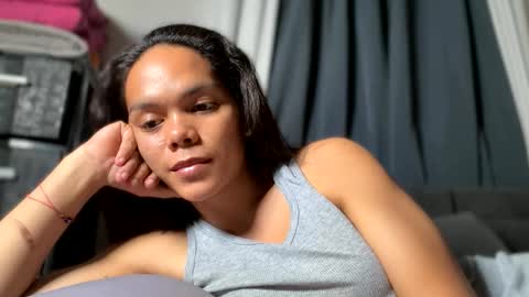 caroline_east online show from 04-11-26, 11:58