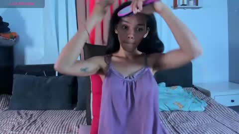 caroline_east online show from 06-16-26, 01:30