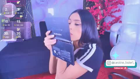 caroline_foster1 online show from 12-15-25, 12:09