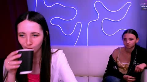 Snapshot of caroline_honeyy chatting on 06-04-26, 07:31 Caroline online show from 06-04-26, 07:31