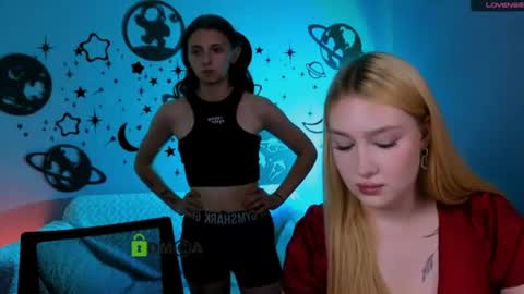 Snapshot of caroline_honeyy chatting on 06-30-26, 07:26 Caroline online show from 06-30-26, 07:26