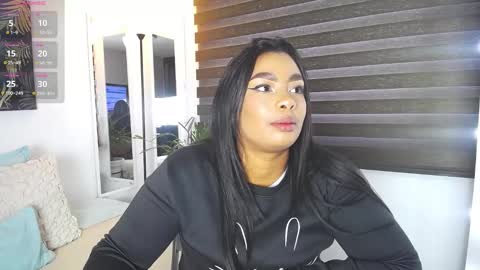 Snapshot of caroline_jackson_ chatting on 02-04-25, 12:22 C A R O L I N E online show from 02-04-25, 12:22