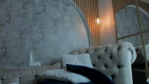 Snapshot of caroline_laurent_ chatting on 07-17-26, 08:14 Caro online show from 07-17-26, 08:14