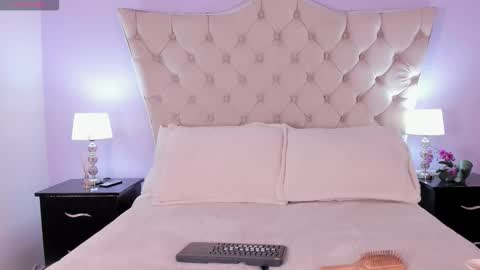 Snapshot of caroline_nasty__ chatting on 10-07-25, 07:33 Caroline online show from 10-07-25, 07:33